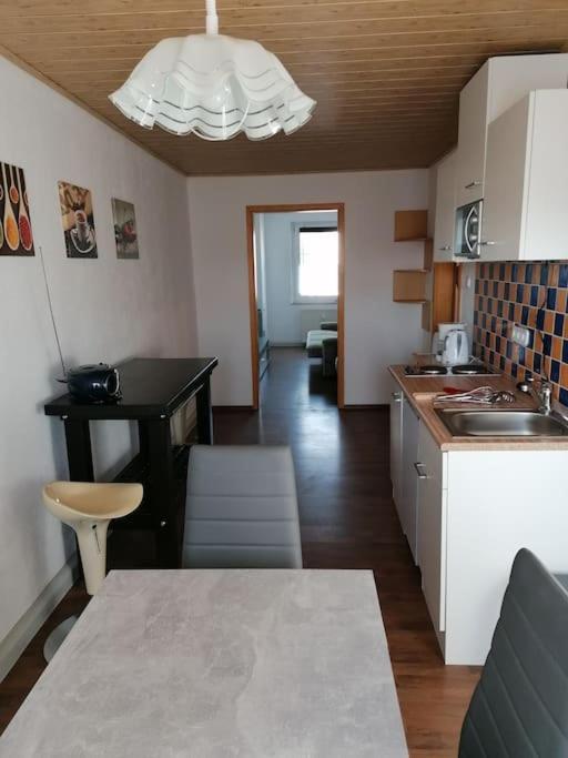 Kleine Wohnung Fuer Monteure Und Dienstreisen Zwickau Exteriér fotografie