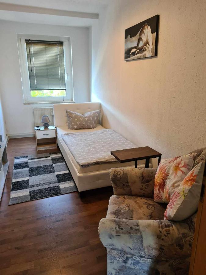 Kleine Wohnung Fuer Monteure Und Dienstreisen Zwickau Exteriér fotografie